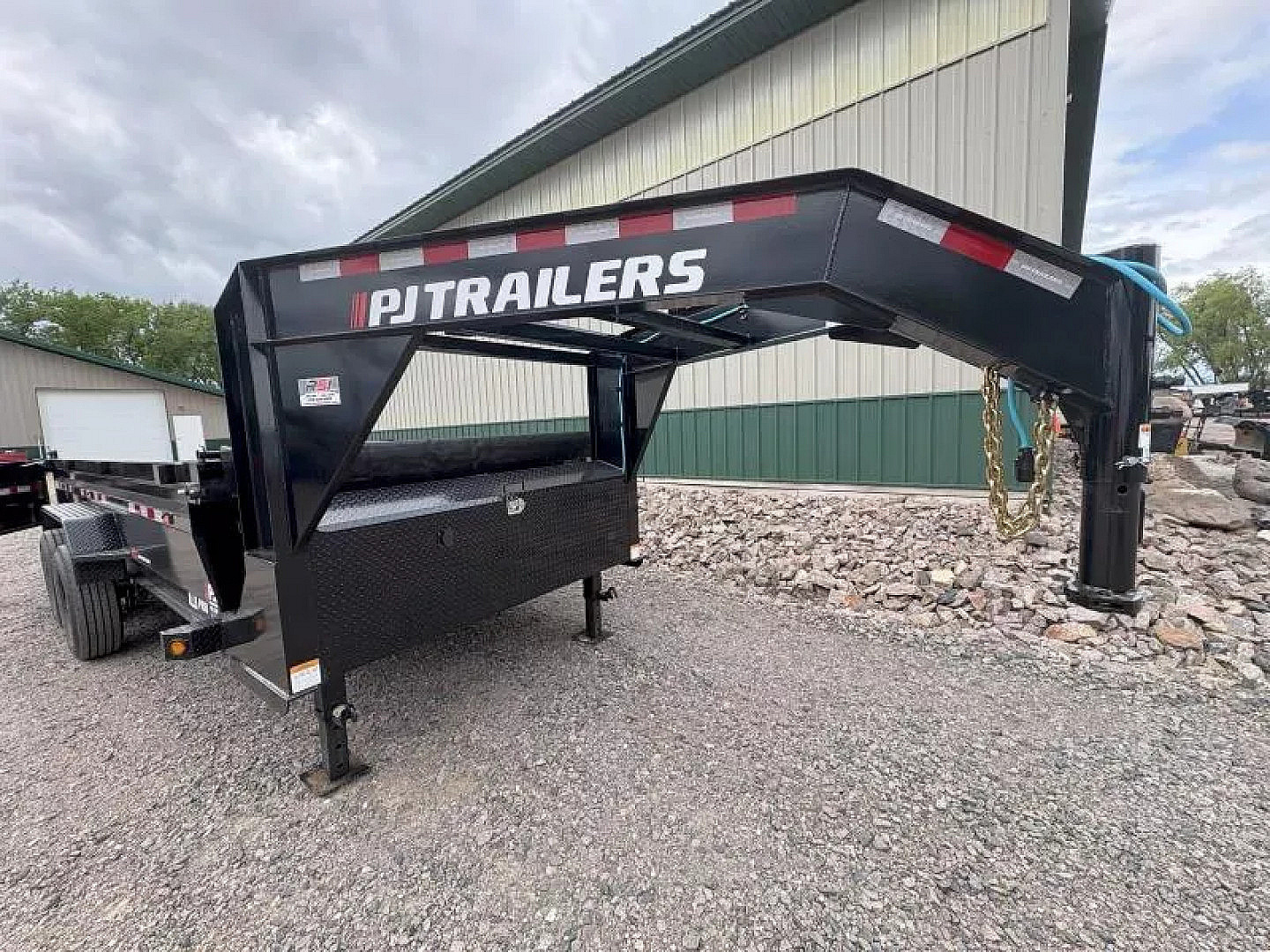 New 2026 16' x 83" 14k PJ Low-Pro Gooseneck Dump Trailer