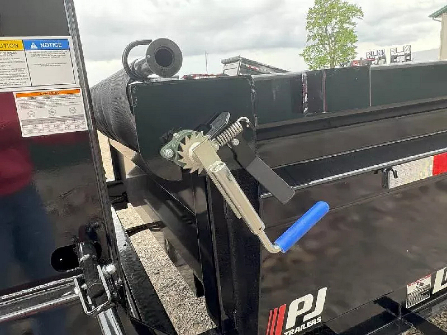 New 2026 16' x 83" 14k PJ Low-Pro Gooseneck Dump Trailer