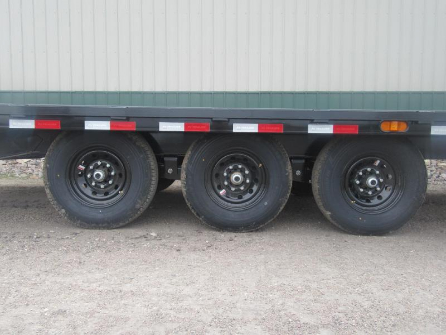 New 2026 24' x 8" 21k PJ Deckover Trailer