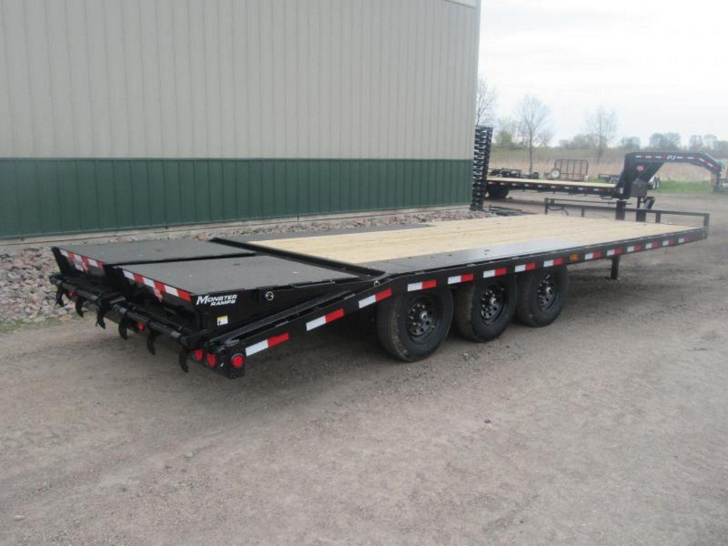 New 2026 24' x 8" 21k PJ Deckover Trailer