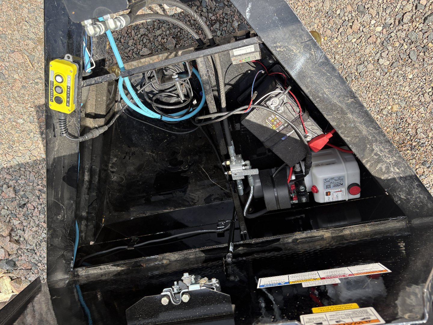 New 2026 16'x83" 14k PJ Low Pro High Side Dump Trailer