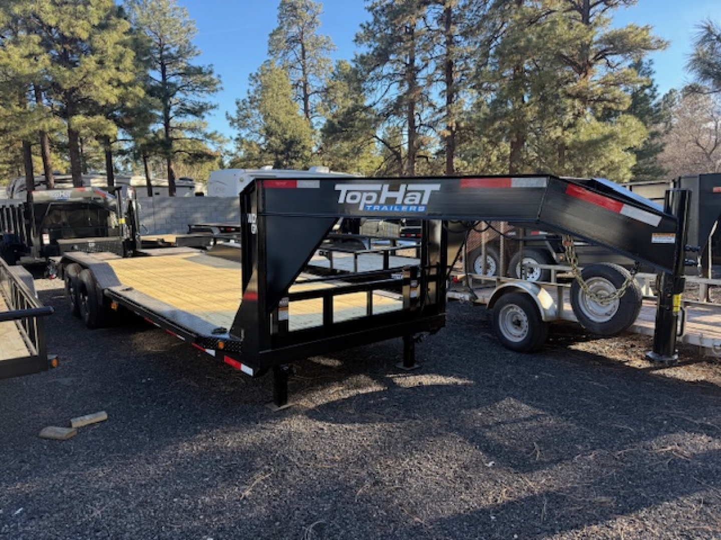 New 2026 Top Hat Trailers 22x102" GNWDO 14K Flatbed Trailer