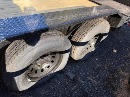 New 2026 Top Hat Trailers 22x102" GNWDO 14K Flatbed Trailer