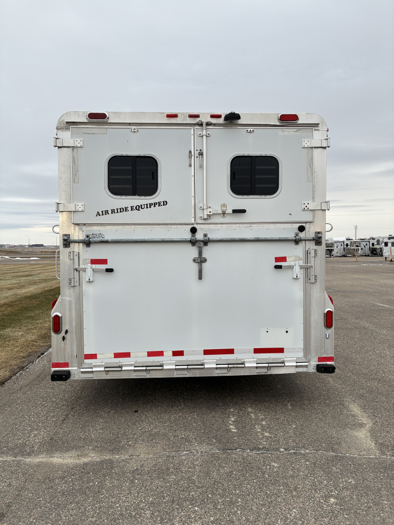 Used 2007 4-Star 6-7 Head to Head Horse Trailer