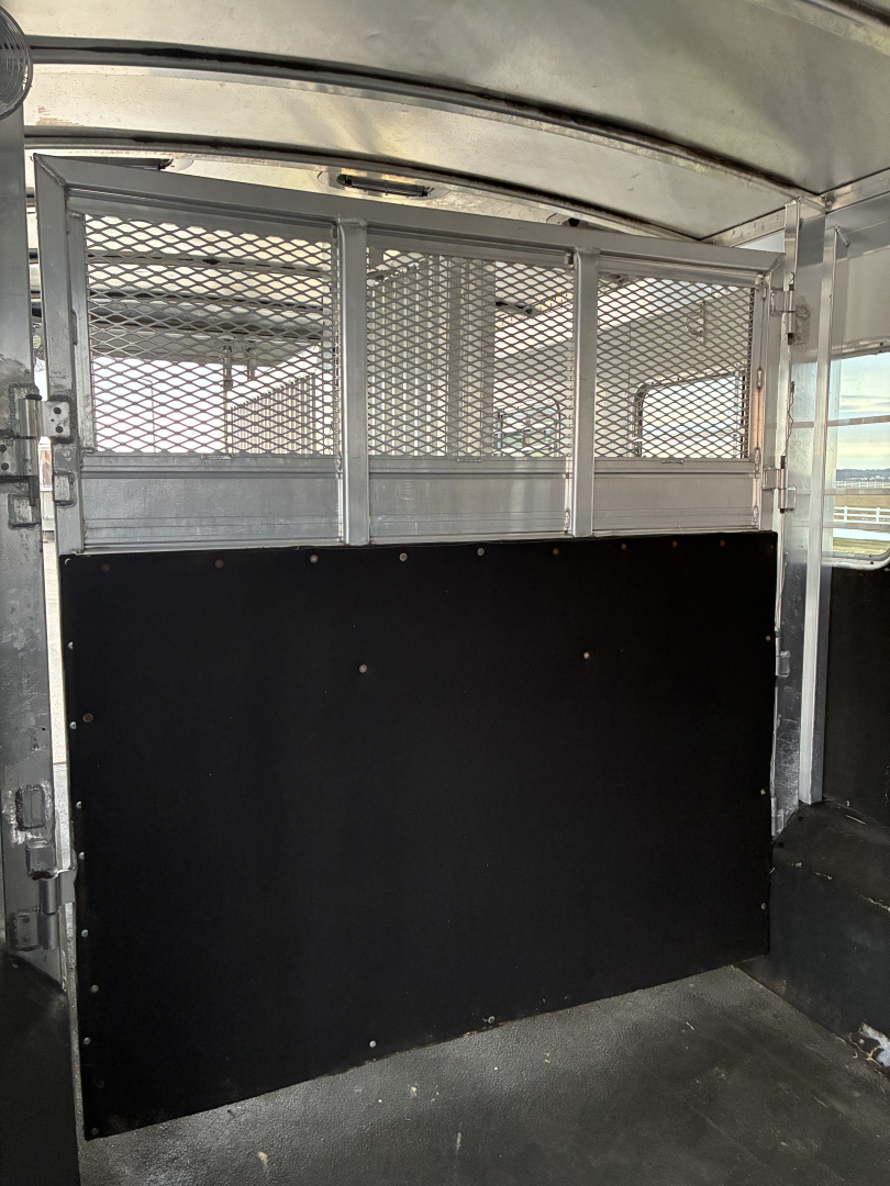 Used 2007 4-Star 6-7 Head to Head Horse Trailer