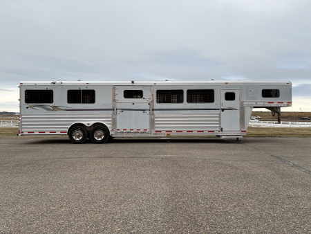 Used 2007 4-Star 6-7 Head to Head Horse Trailer