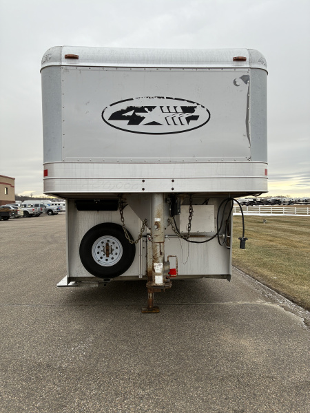 Used 2007 4-Star 6-7 Head to Head Horse Trailer