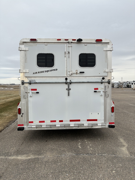 Used 2007 4-Star 6-7 Head to Head Horse Trailer