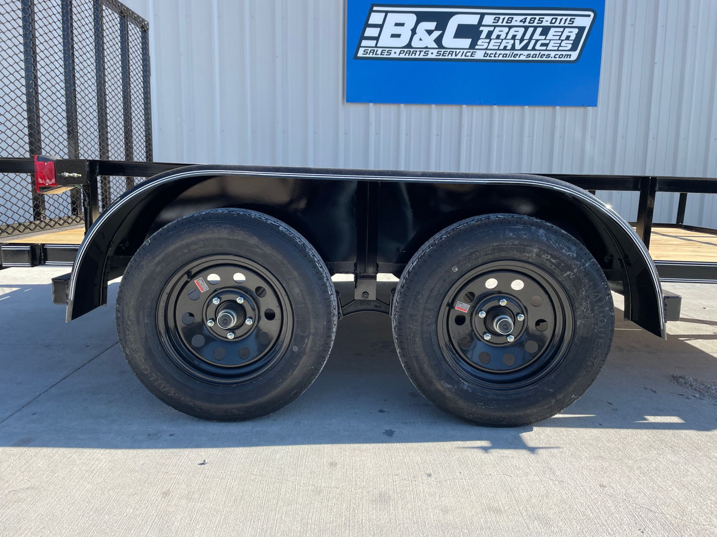 New 2026 DAVIIDSON 77X12 (2) TANDEM 3500lb AXLES, ANGLE TOP 4' GATE UTILITY TRAILER