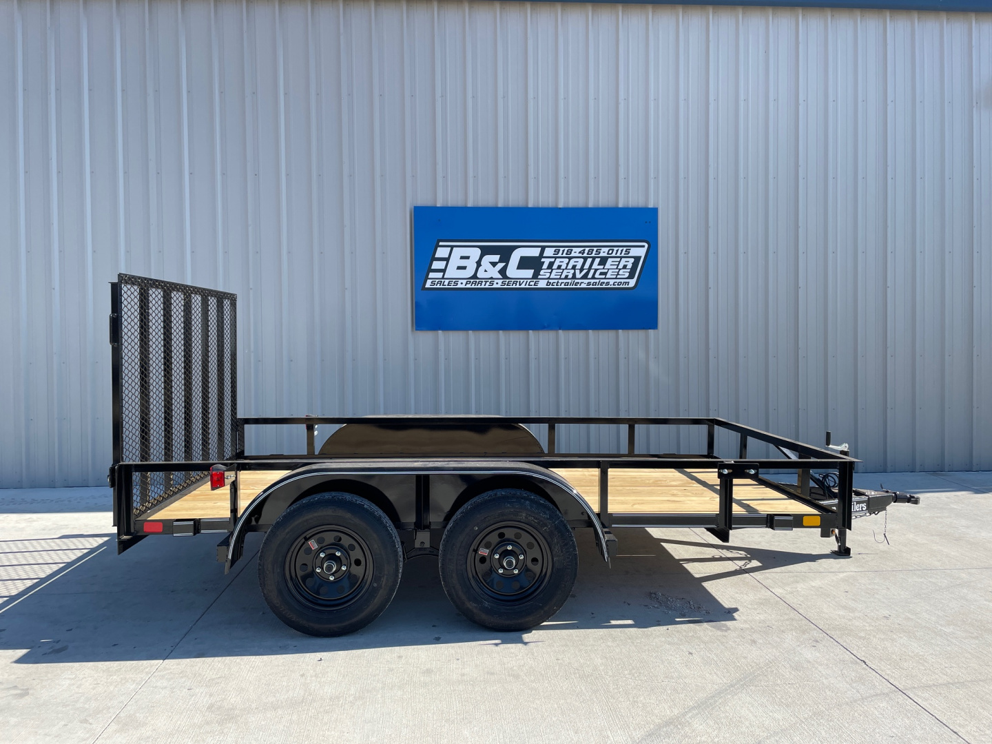 New 2026 DAVIIDSON 77X12 (2) TANDEM 3500lb AXLES, ANGLE TOP 4' GATE UTILITY TRAILER