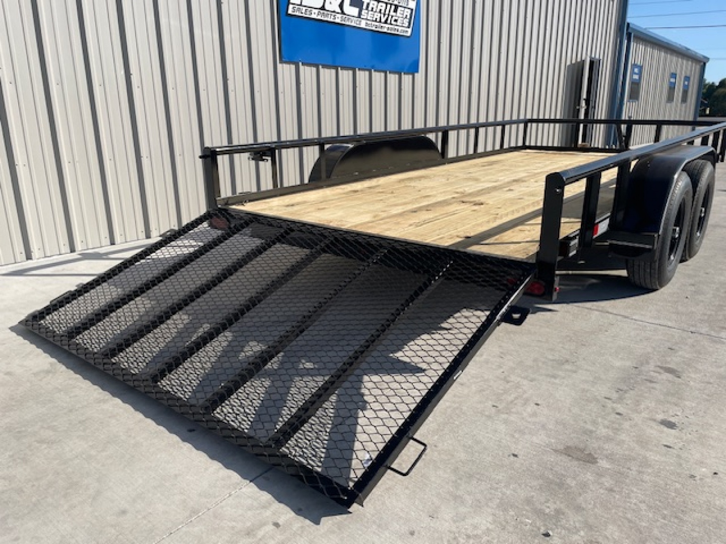 New 2026 DAVIDSON 83X16 PIPE TOP UTILITY ,TANDEM 5200lb AXLES, 1 BRAKE AXLE, GVWR 9900lbs W/4' GATE