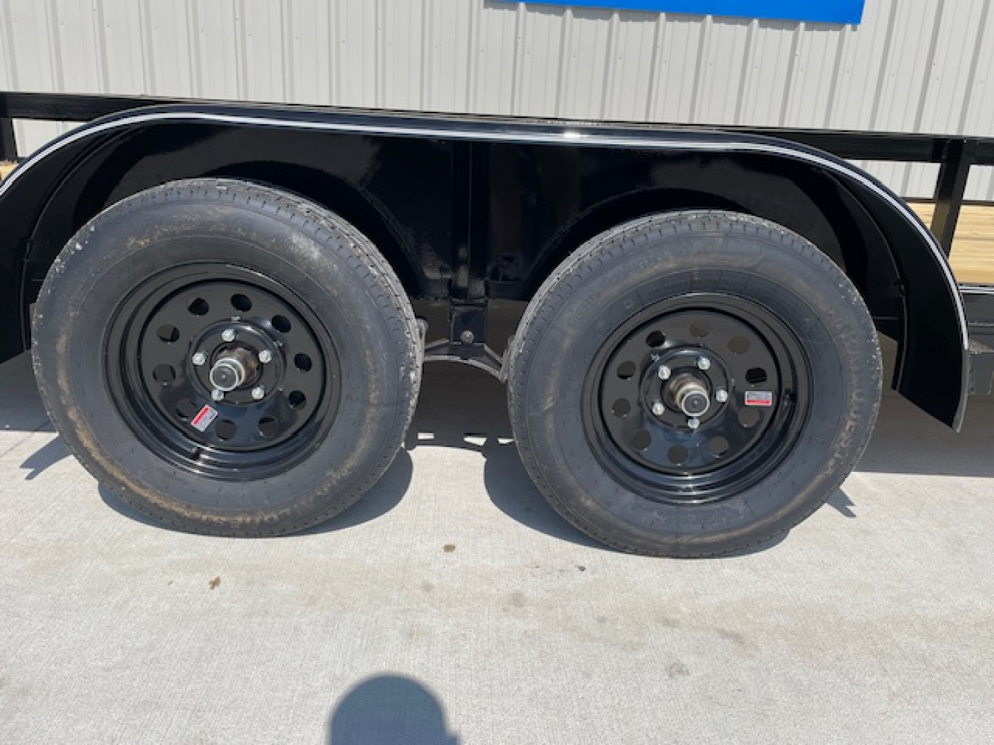 New 2026 DAVIDSON 83X18 TANDEM 3500lb AXLES, ANGLE TOP UTILITY W 1 BRAKE, SLIDE OUT RAMPS , WRAPPED TONGUE