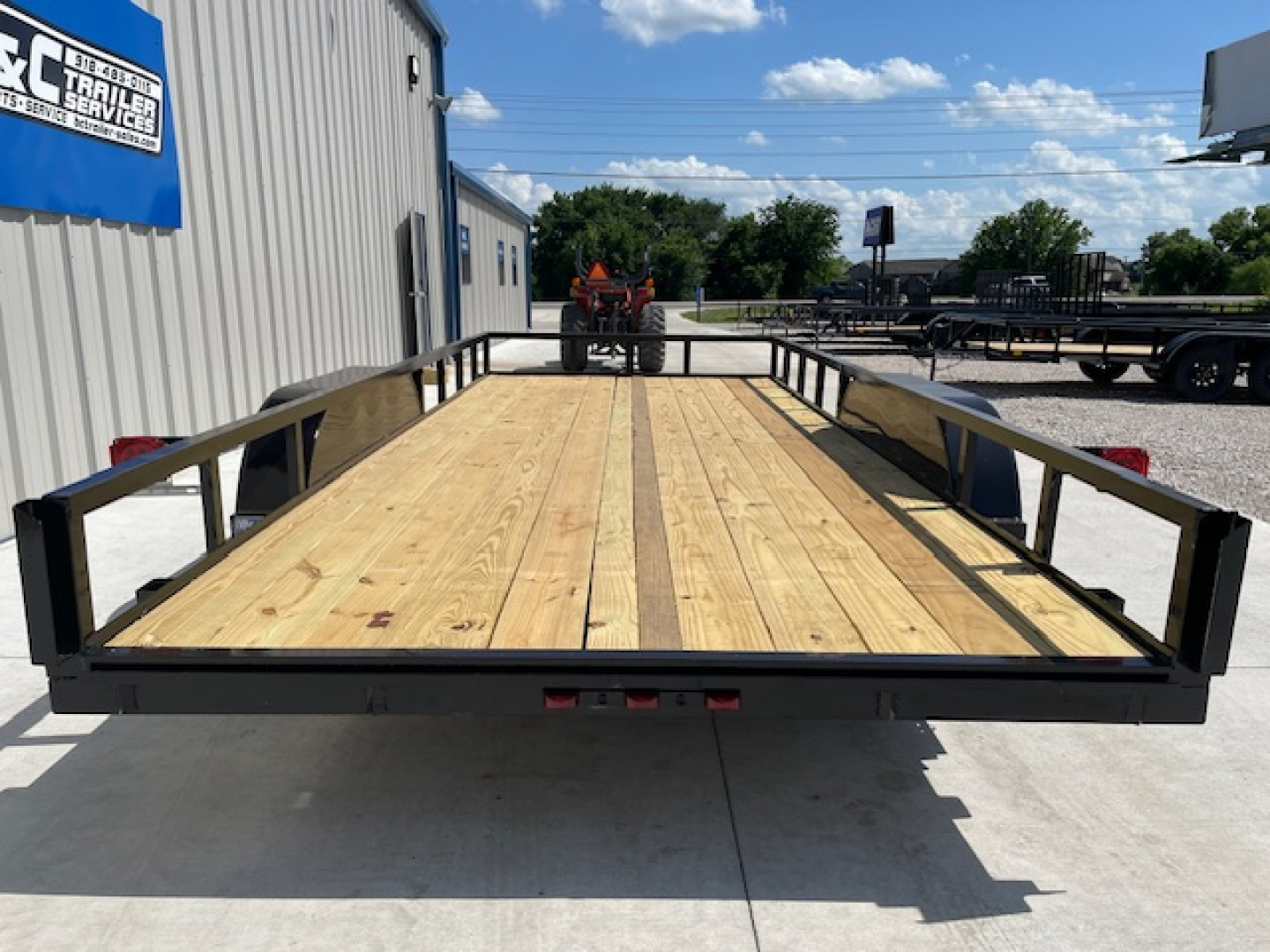 New 2026 DAVIDSON 83X18 TANDEM 3500lb AXLES, ANGLE TOP UTILITY W 1 BRAKE, SLIDE OUT RAMPS , WRAPPED TONGUE