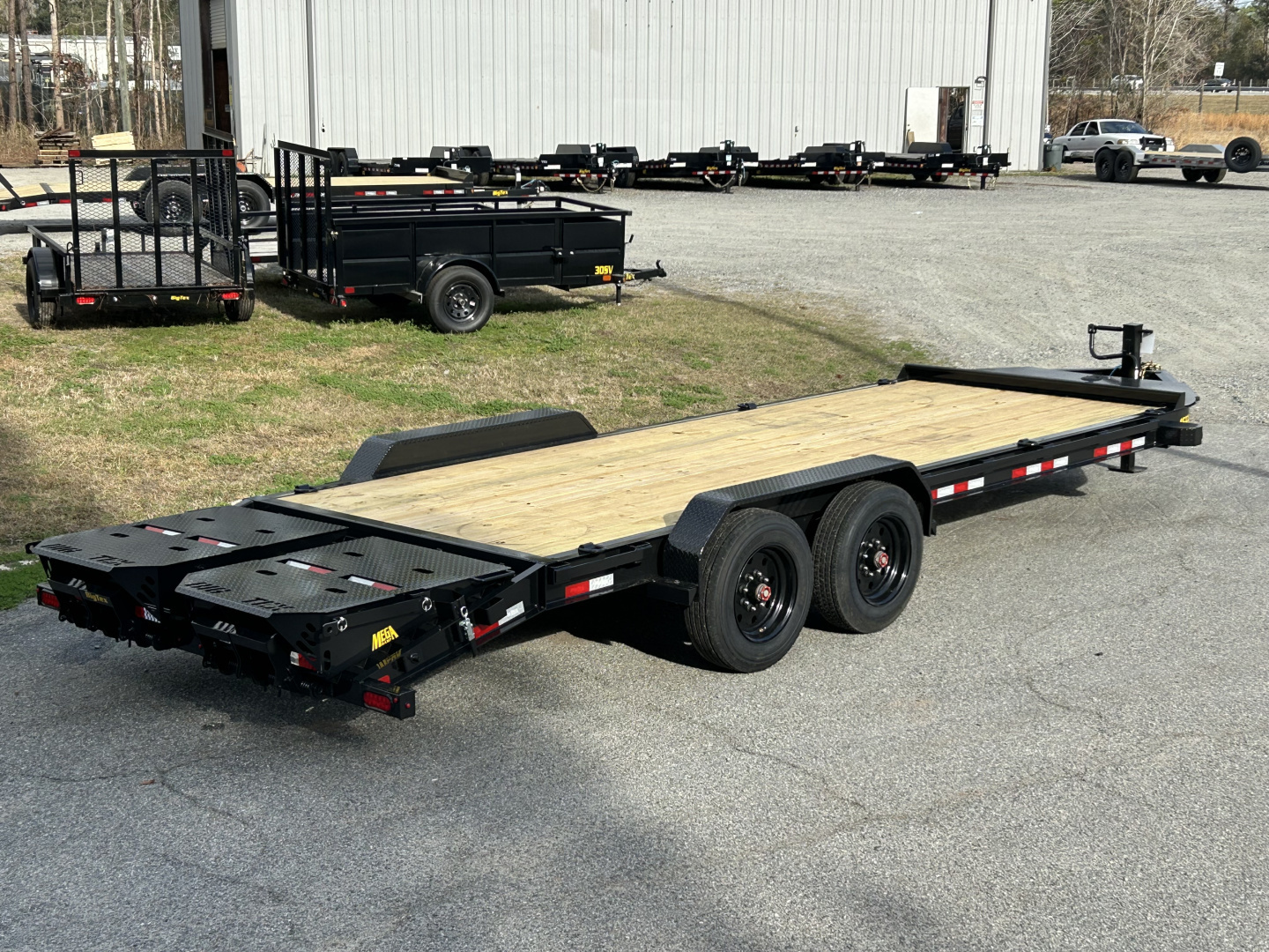 New 2026 Big Tex Trailers 16EH-22 ( 19ft Deck + 3ft Dovetail ) #13,920 Payload w/Mega Ramps & 17.5Tires