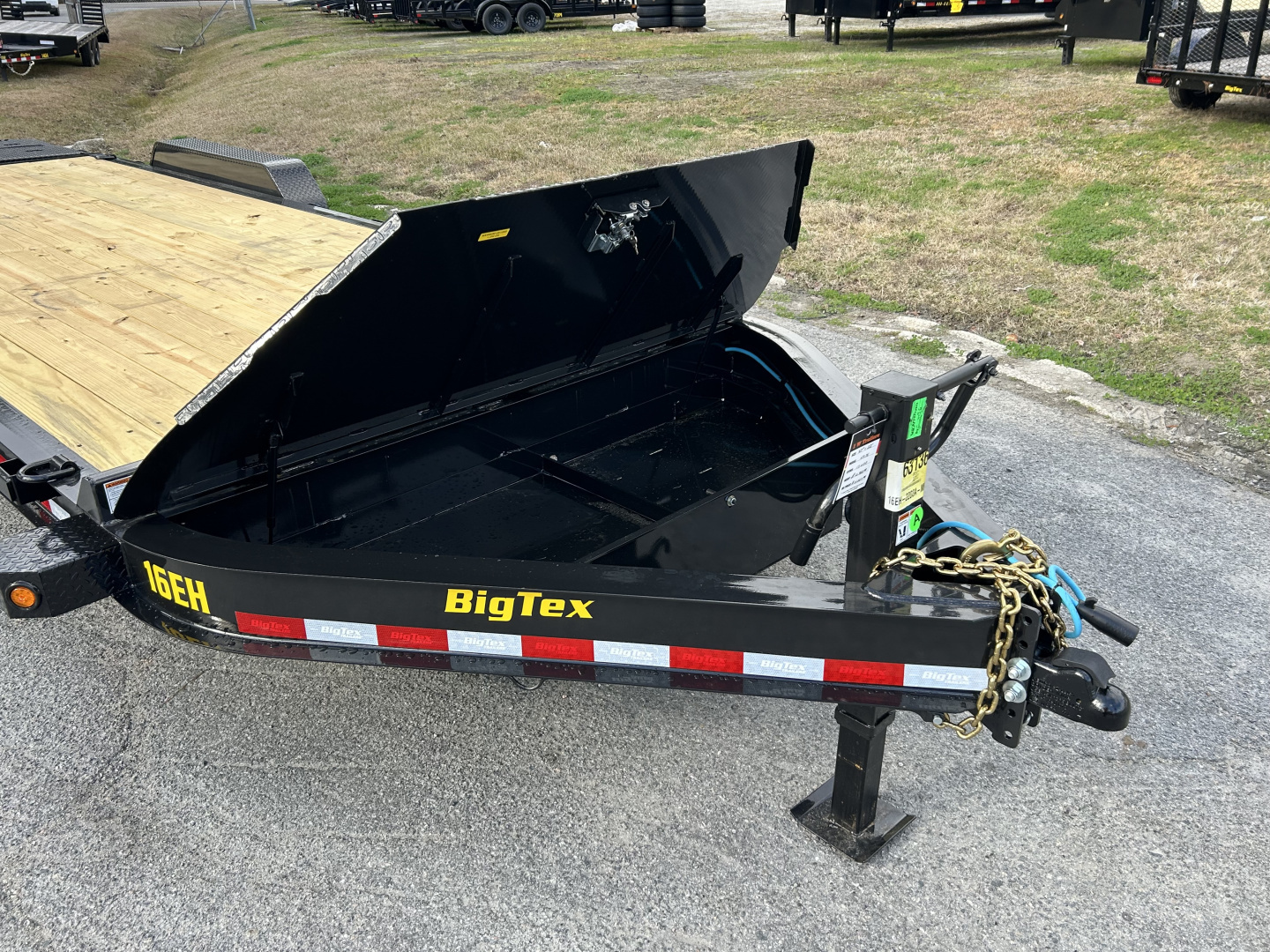 New 2026 Big Tex Trailers 16EH-22 ( 19ft Deck + 3ft Dovetail ) #13,920 Payload w/Mega Ramps & 17.5Tires