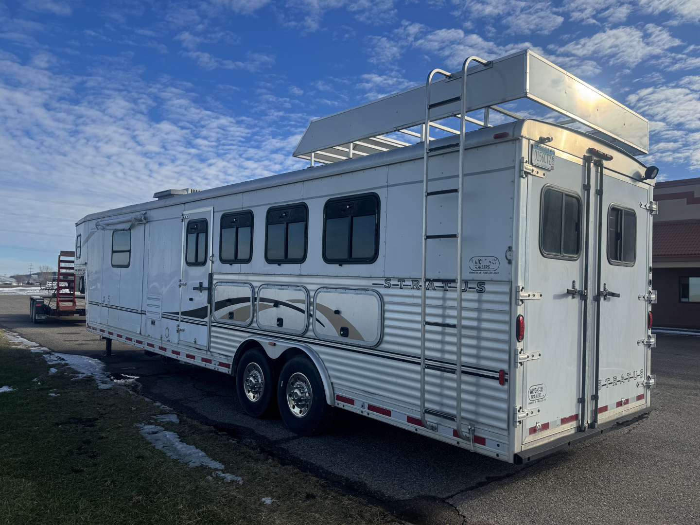 Used 2004 Bison Trailers 4H LQ Stratus Horse Trailer