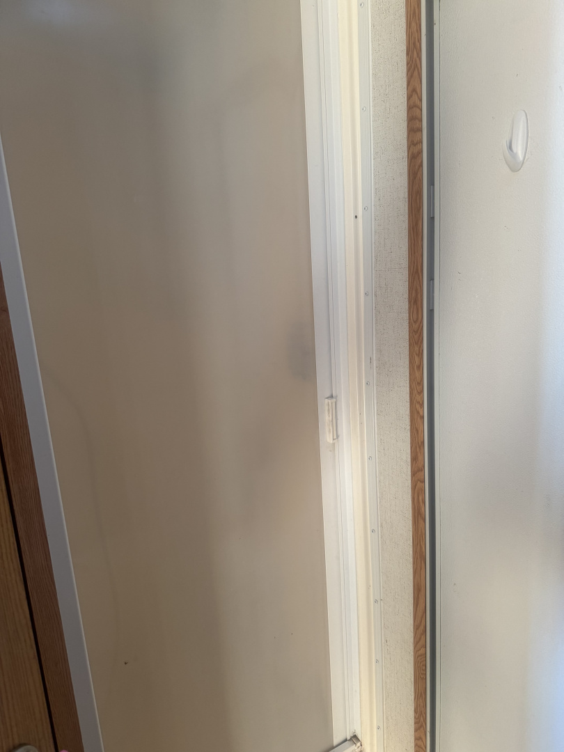 Used 2004 Bison Trailers 4H LQ Stratus Horse Trailer