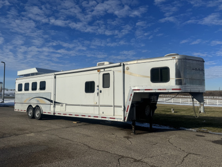 Used 2004 Bison Trailers 4H LQ Stratus Horse Trailer