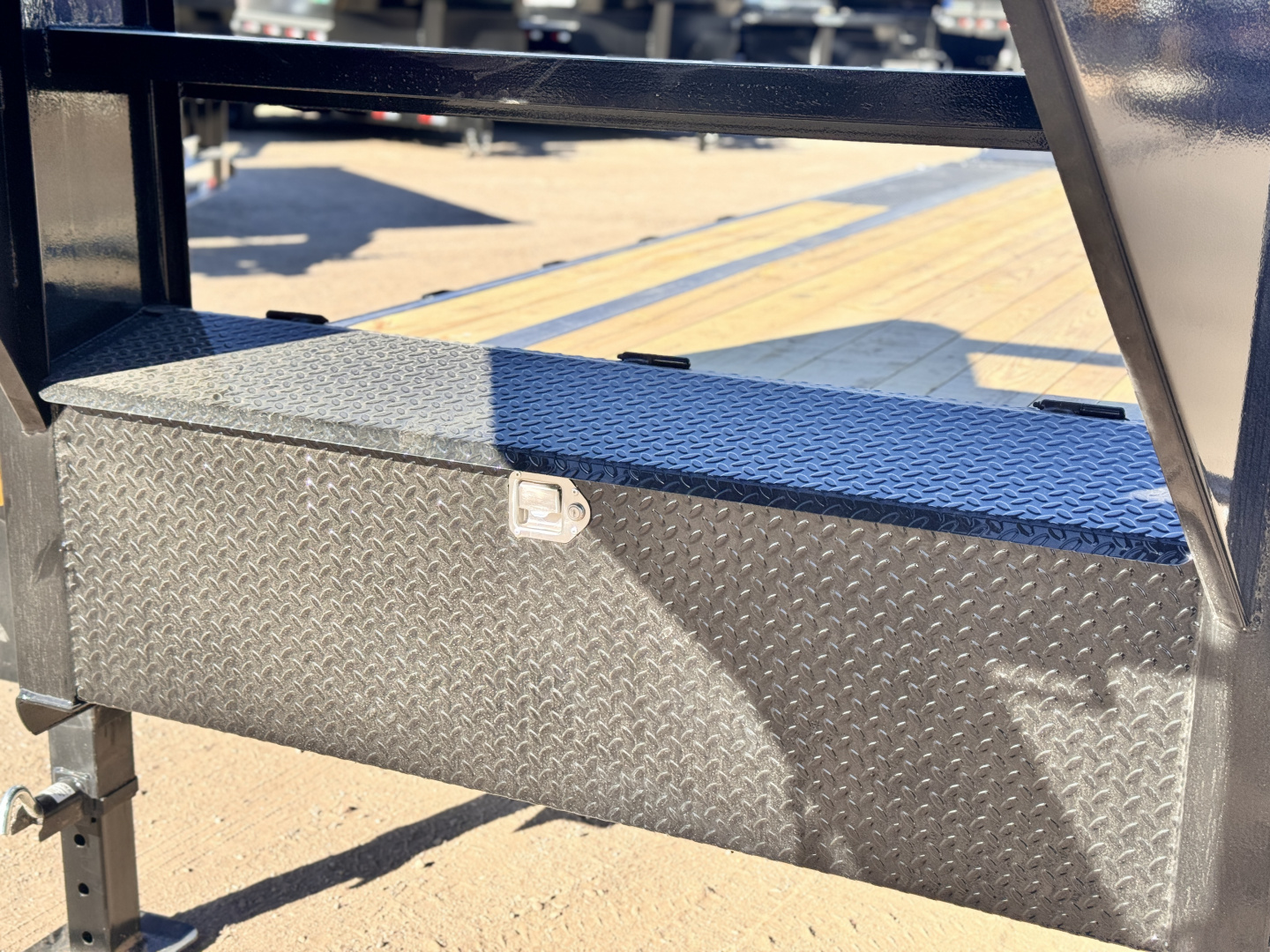 New 2026 Load Trail 8.5-25 Single Wheel Gooseneck Deckover Equipment Hauler 15.6K GVWR