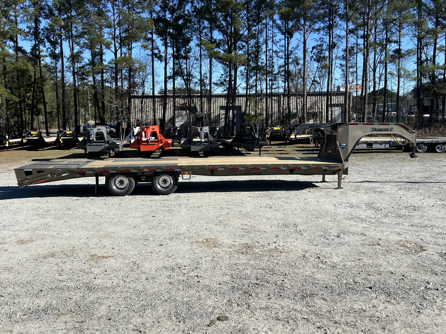 New 2026 Diamond C Trailers FMAX212 Gooseneck Flatbed Trailer , 25ft Deck + 5ft Dovetail , 12K Axles , 17.5 Tires