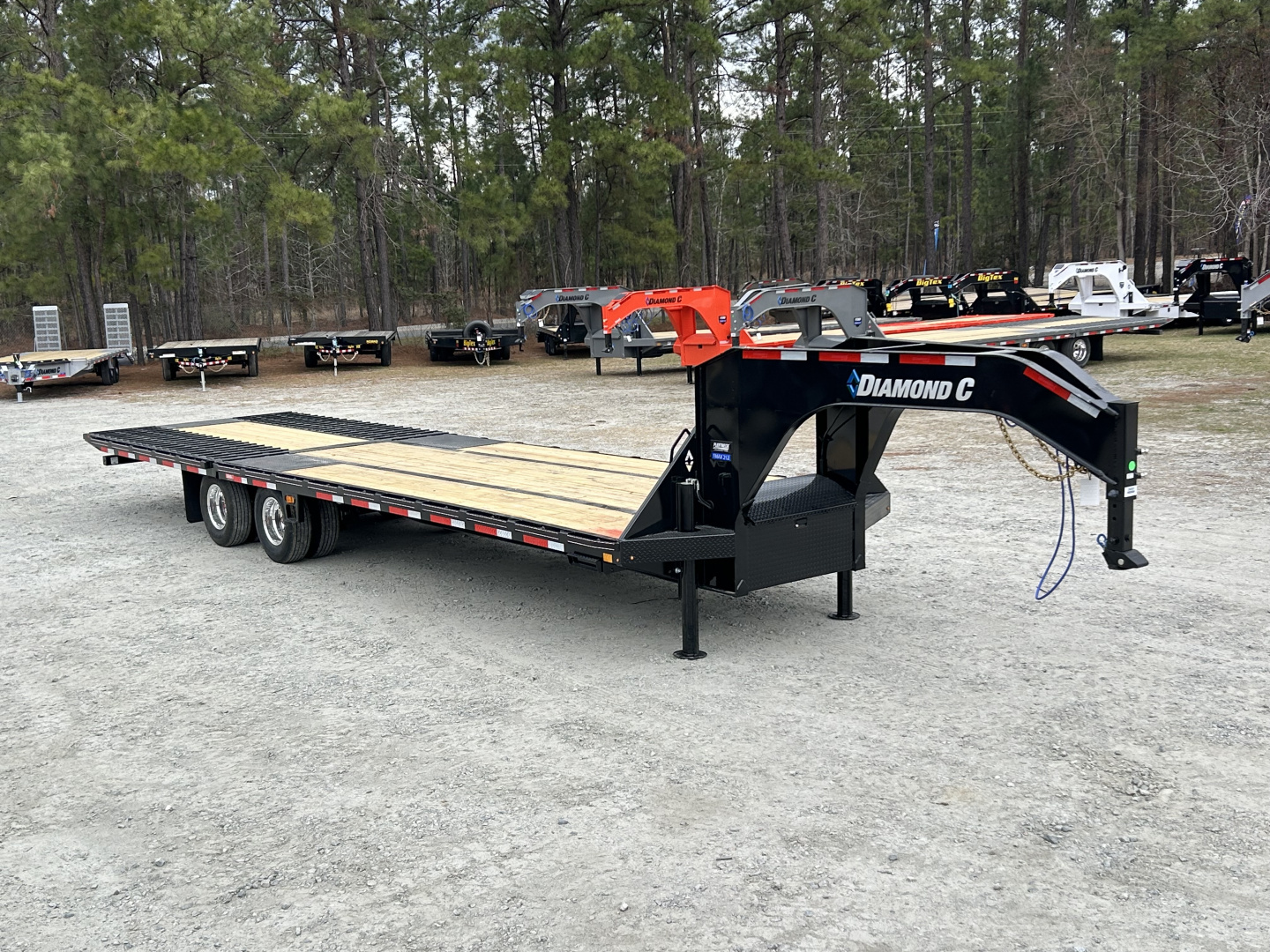 New 2026 Diamond C Trailers FMAX212 , 12K Axles, (20ft Deck + 12ft Dovetail =32ft) Hydraulic Jack & Dovetial