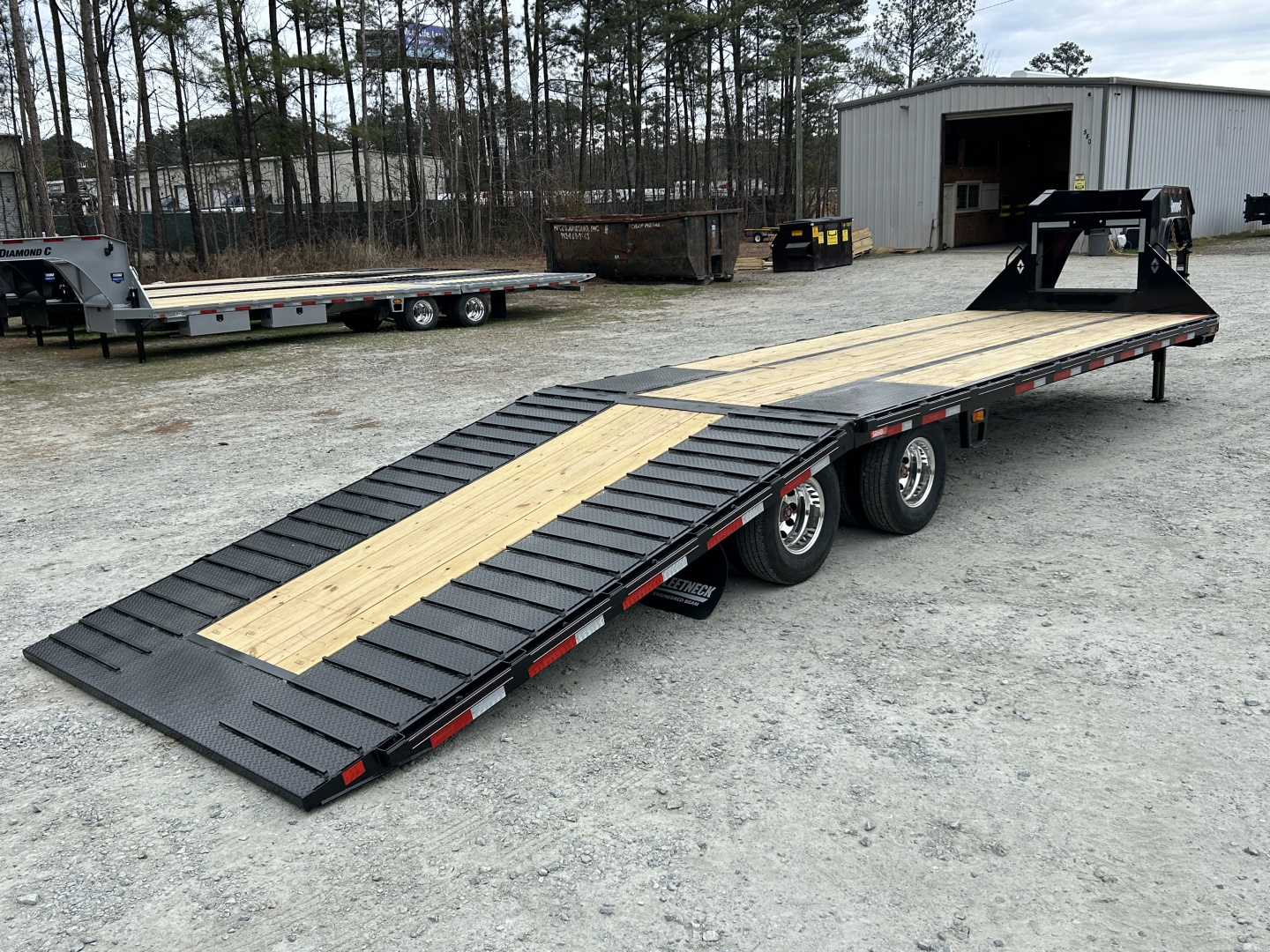 New 2026 Diamond C Trailers FMAX212 , 12K Axles, (20ft Deck + 12ft Dovetail =32ft) Hydraulic Jack & Dovetial