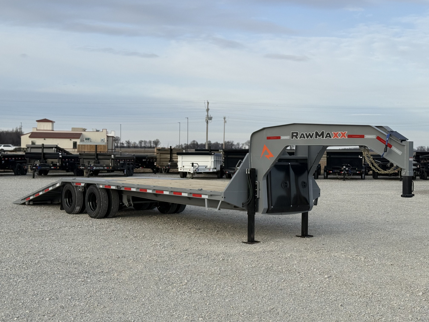 New 2026 RawMaxx HTX 102X32 GOOSENECK 16K HYDRAULIC DISC BRAKE AXLES AND 11' HYDRAULIC DOVE/JACKS 30K GVWR Flatbed Trailer