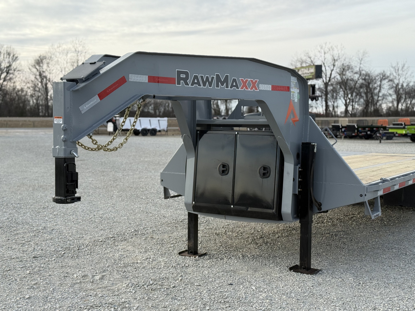 New 2026 RawMaxx HTX 102X32 GOOSENECK 16K HYDRAULIC DISC BRAKE AXLES AND 11' HYDRAULIC DOVE/JACKS 30K GVWR Flatbed Trailer