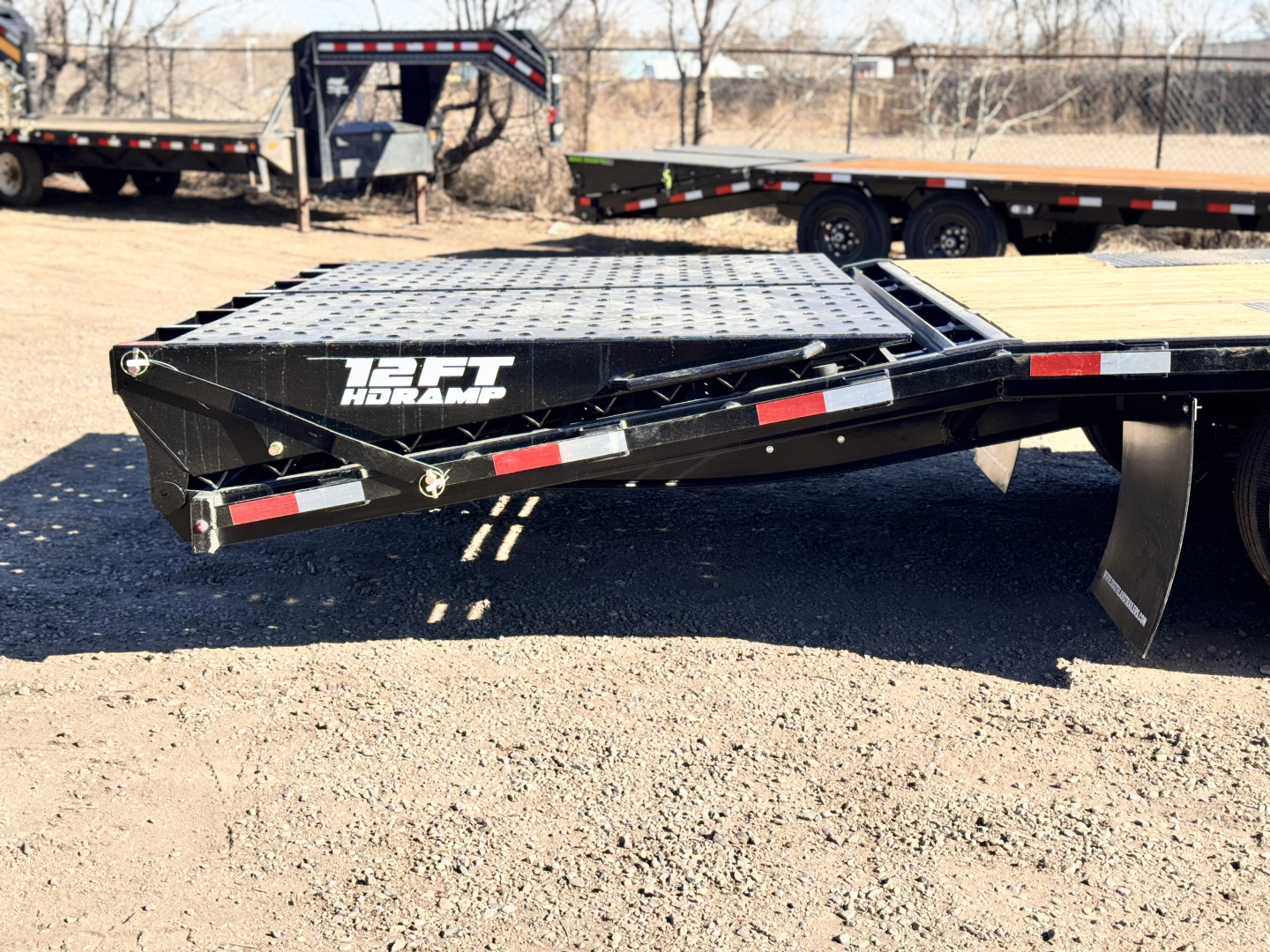 New 2026 Southland Trailers 8.5-32 Engineered Beam Gooseneck Deckover W/ Max Ramps 29K GVWR