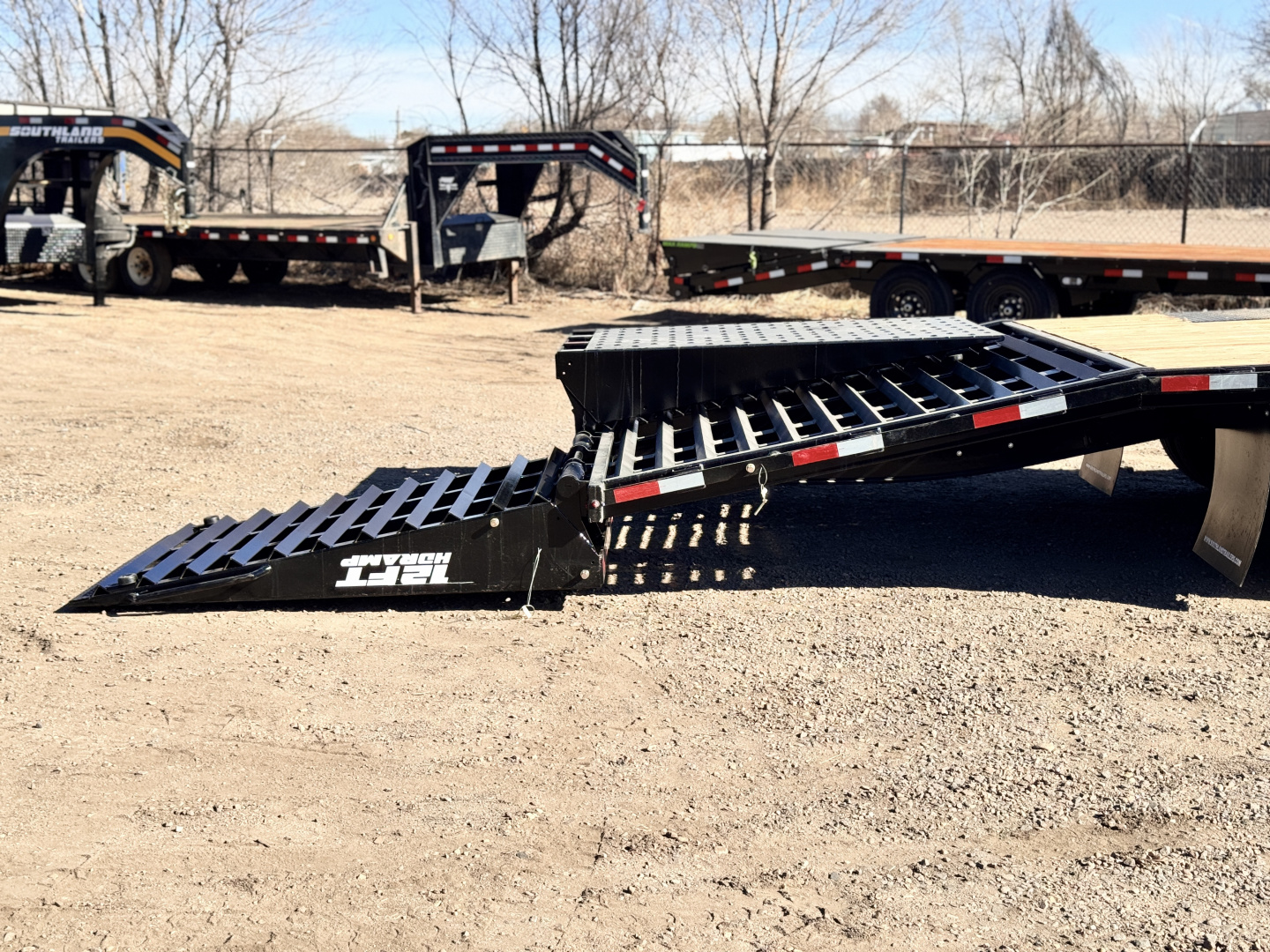 New 2026 Southland Trailers 8.5-32 Engineered Beam Gooseneck Deckover W/ Max Ramps 29K GVWR