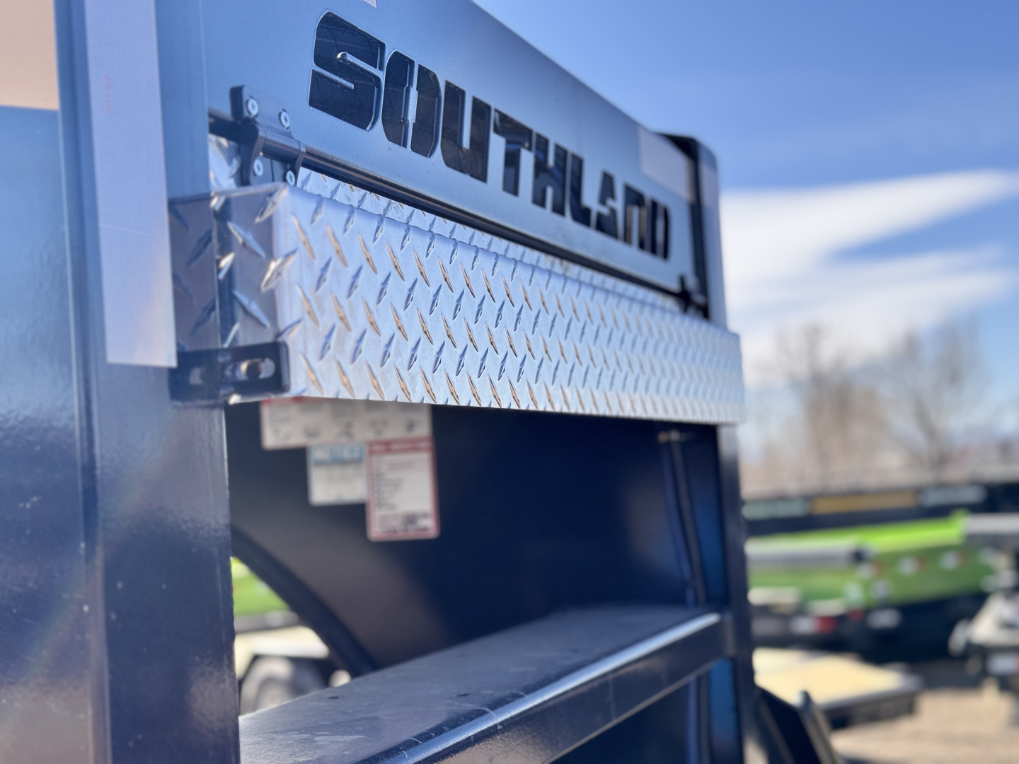 New 2026 Southland Trailers 8.5-32 Engineered Beam Gooseneck Deckover W/ Max Ramps 29K GVWR