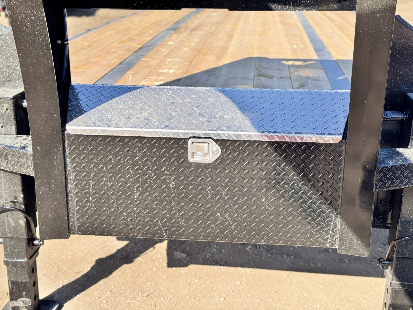 New 2026 Southland Trailers 8.5-32 Engineered Beam Gooseneck Deckover W/ Max Ramps 29K GVWR