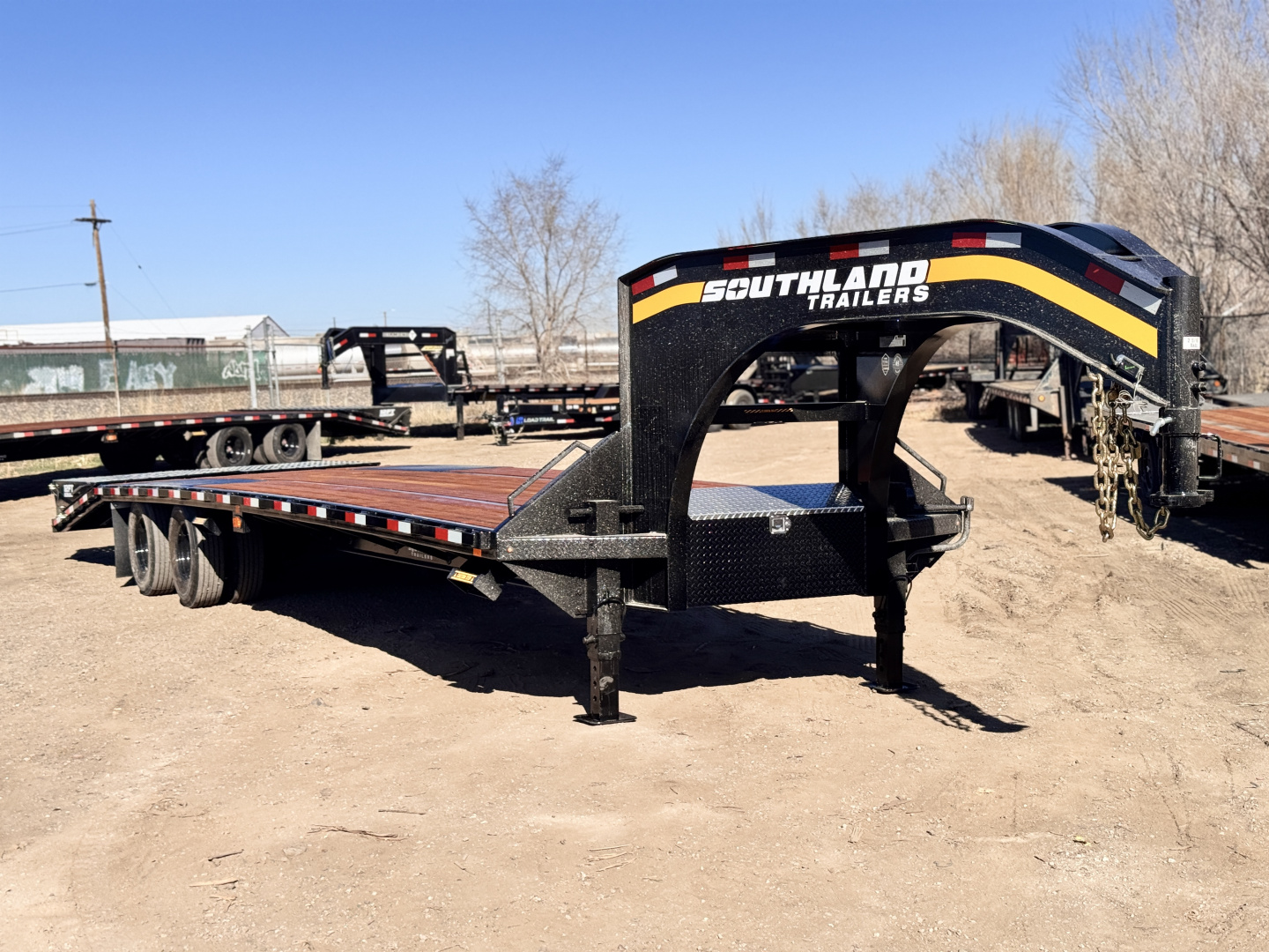 New 2026 Southland Trailers 8.5-32 Engineered beam Gooseneck Deckover W/ Max Ramps 25K GVWR
