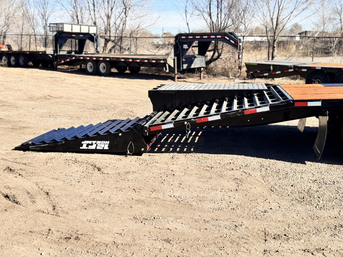 New 2026 Southland Trailers 8.5-32 Engineered beam Gooseneck Deckover W/ Max Ramps 25K GVWR