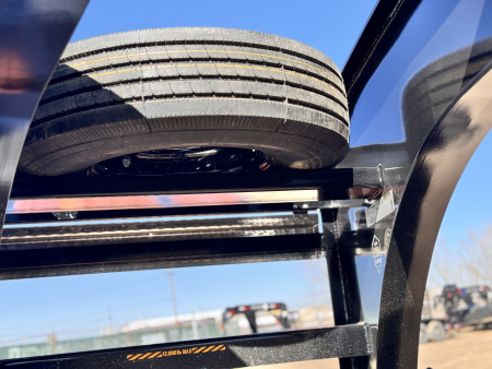 New 2026 Southland Trailers 8.5-32 Engineered beam Gooseneck Deckover W/ Max Ramps 25K GVWR