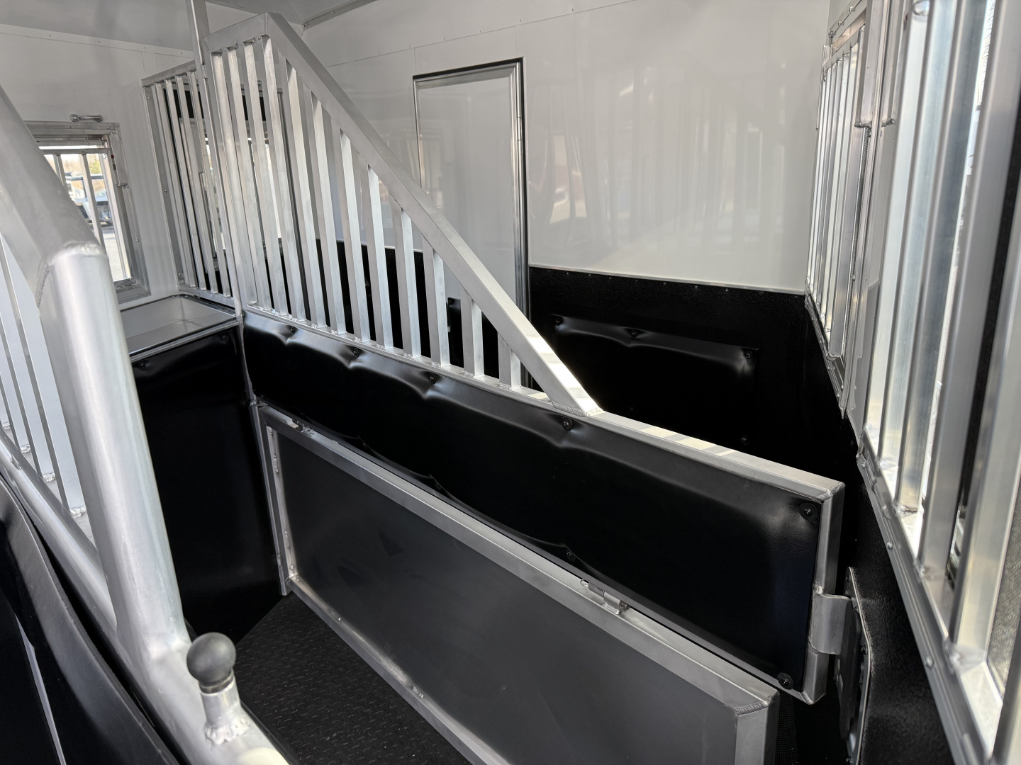 New 2026 Bison Trailers SV8313B.S.R- SIDE LOAD Horse Trailer