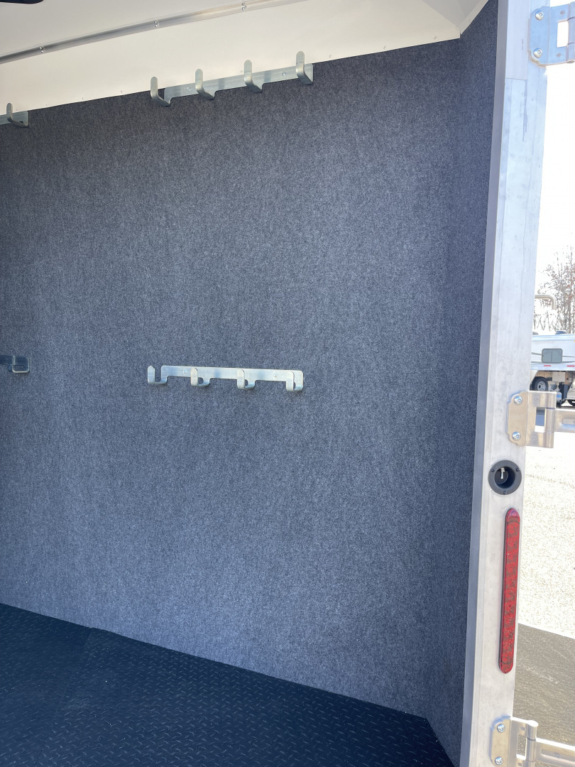 New 2026 Bison Trailers SV8313B.S.R- SIDE LOAD Horse Trailer