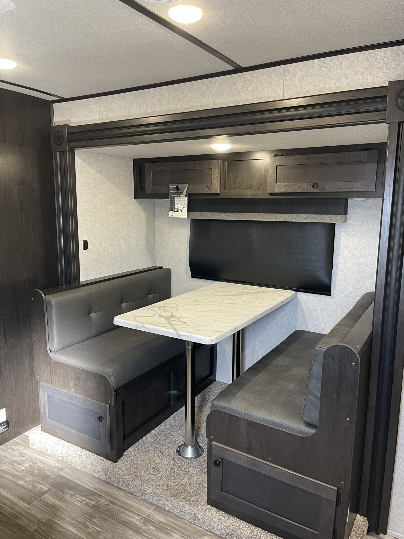 New 2026 Bison Trailers SV8313B.S.R- SIDE LOAD Horse Trailer