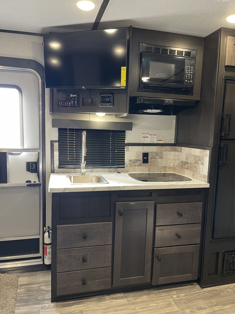 New 2026 Bison Trailers SV8313B.S.R- SIDE LOAD Horse Trailer