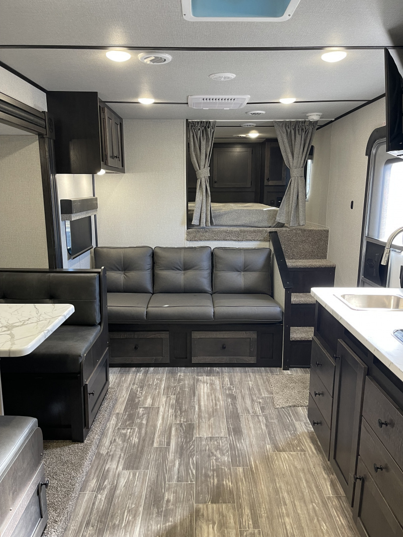 New 2026 Bison Trailers SV8313B.S.R- SIDE LOAD Horse Trailer