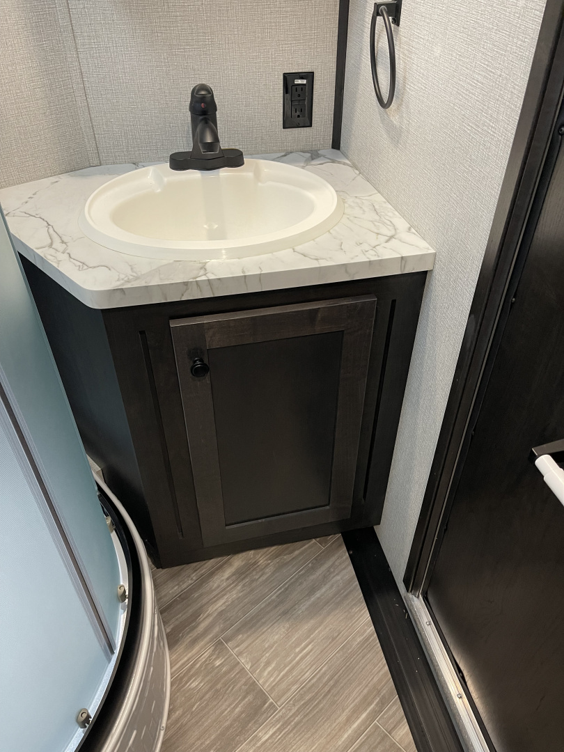 New 2026 Bison Trailers SV8313B.S.R- SIDE LOAD Horse Trailer