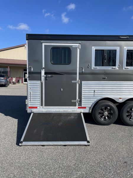 New 2026 Bison Trailers SV8313B.S.R- SIDE LOAD Horse Trailer