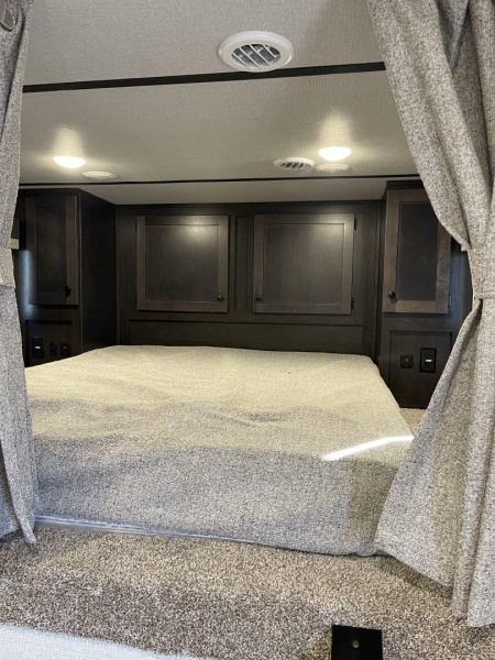 New 2026 Bison Trailers SV8313B.S.R- SIDE LOAD Horse Trailer