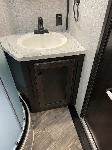 New 2026 Bison Trailers SV8313B.S.R- SIDE LOAD Horse Trailer