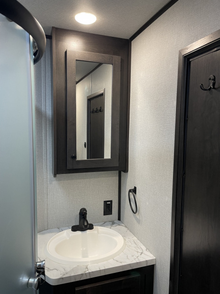 New 2026 Bison Trailers SV8313B.S.R- SIDE LOAD Horse Trailer