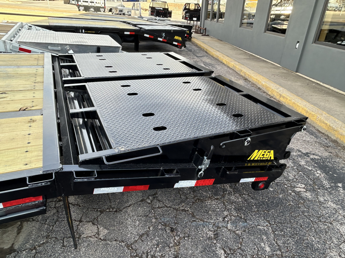 New 2026 Big Tex Trailers 22GN-33D5A-MRBK Gooseneck Bodies