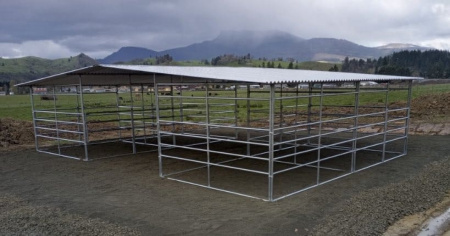 New 2026 Mare Motels 4-stall Breezeway Barn Animal Shelter 24'x36'