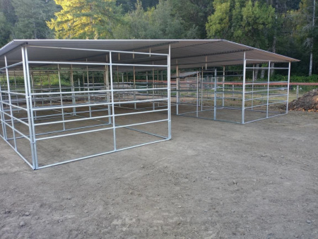 New 2026 Mare Motels 4-stall Breezeway Barn Animal Shelter 24'x36'