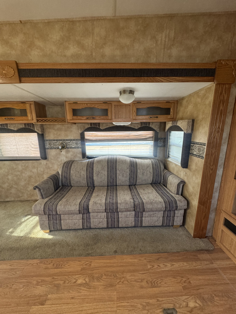 Used 2005 Keystone RV Laredo Fifth Wheel