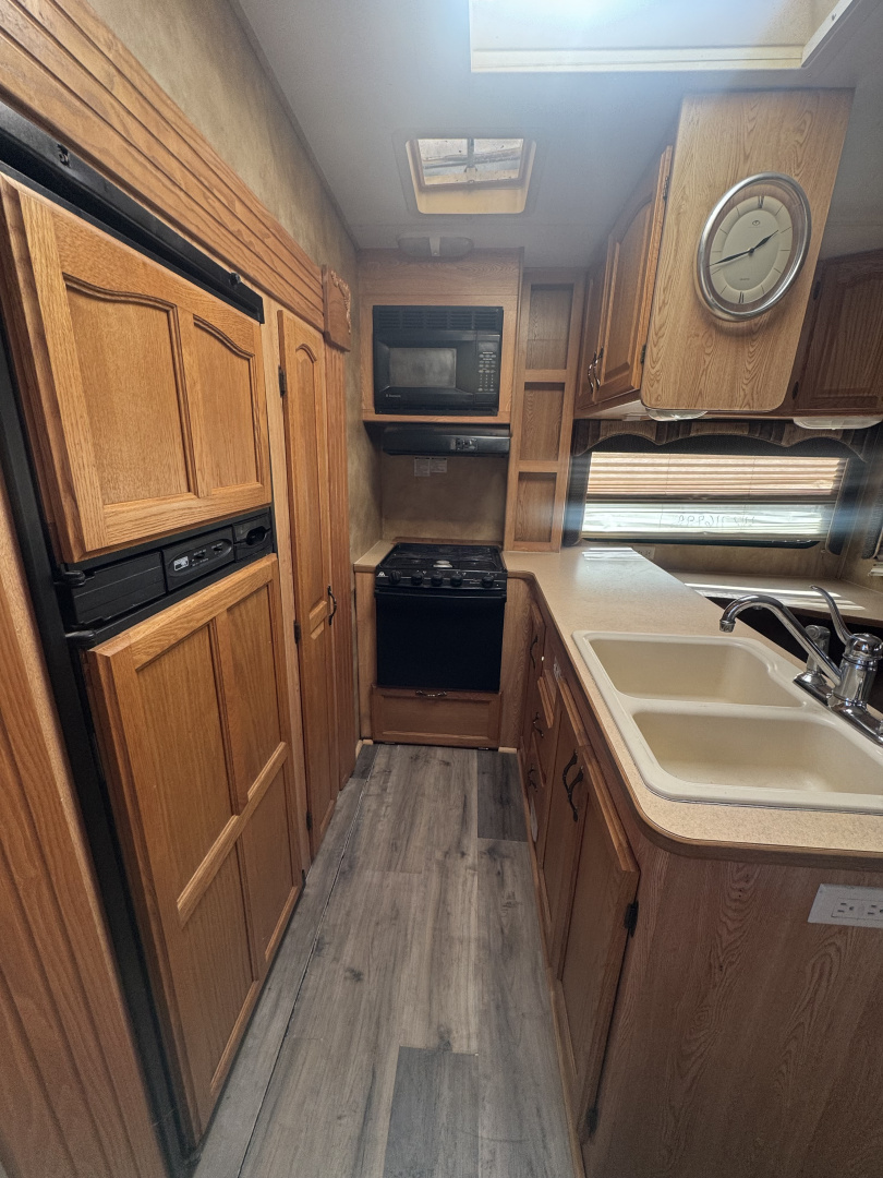 Used 2005 Keystone RV Laredo Fifth Wheel